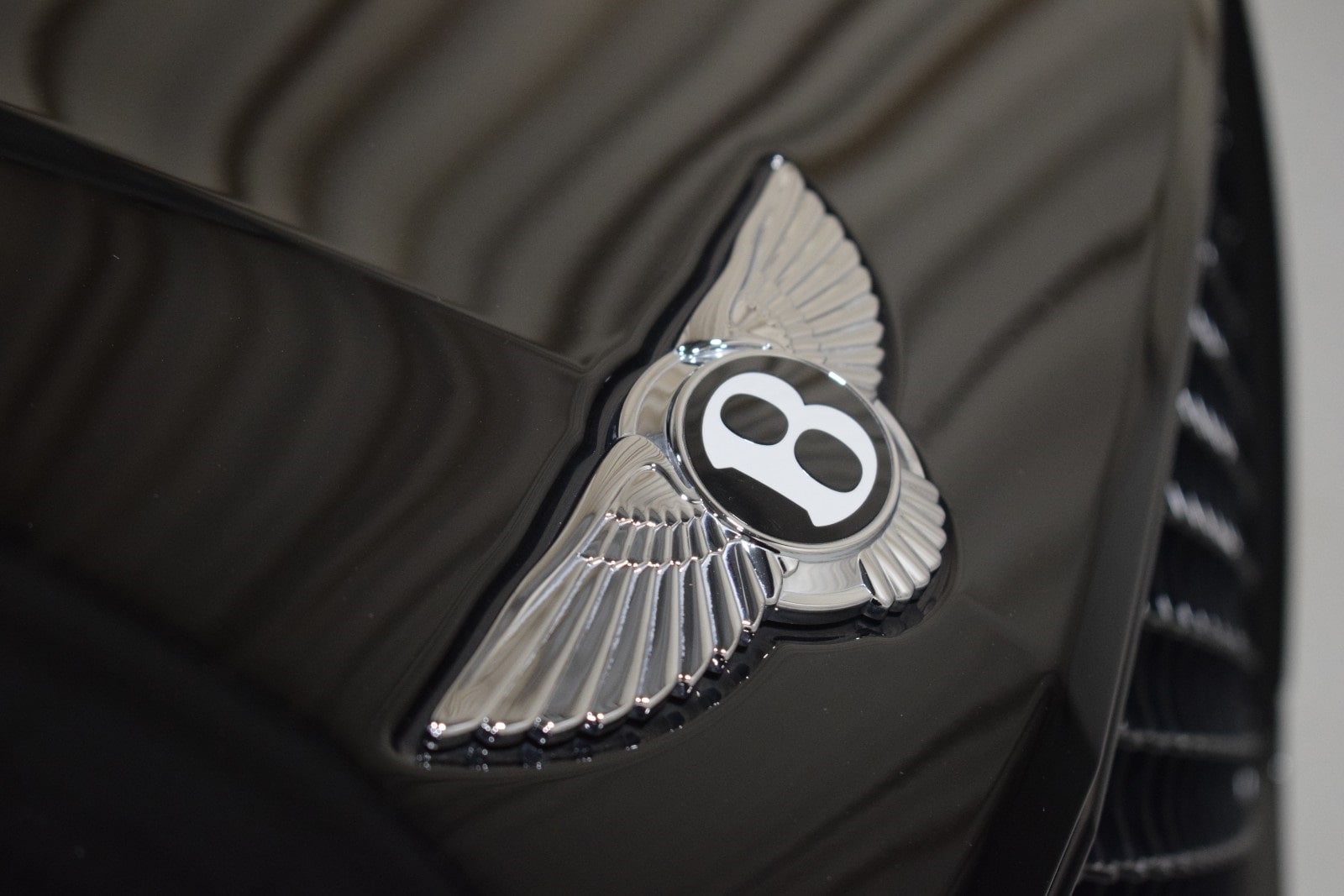 Thumbnail: 2023 Bentley Bentayga - 9