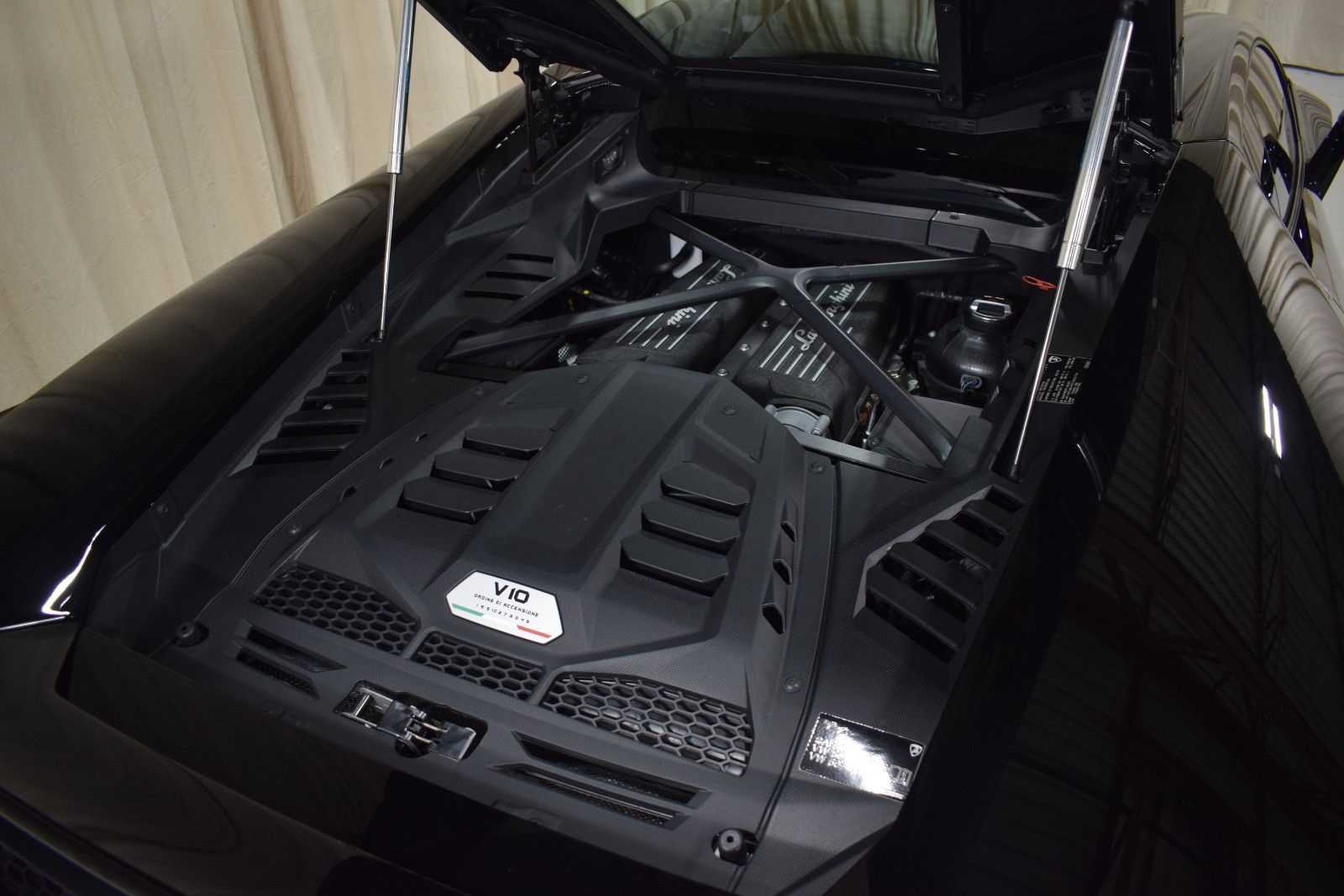 Thumbnail: 2023 Lamborghini Huracan - 44