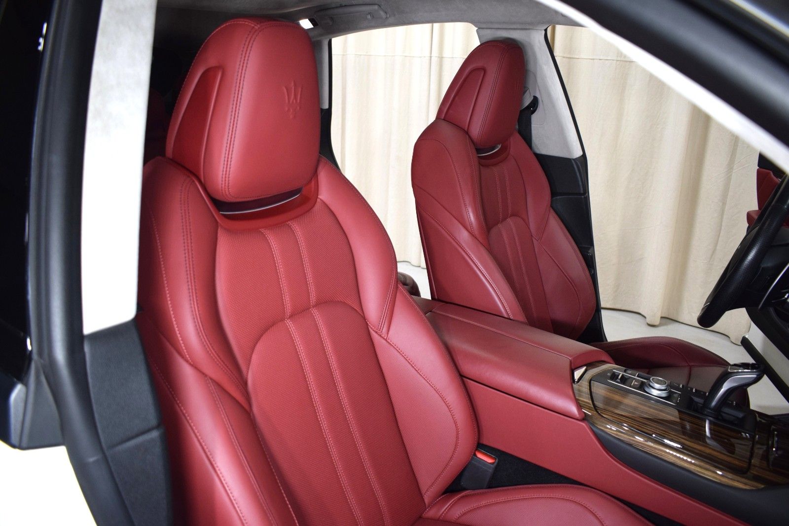 Thumbnail: 2022 Maserati Levante - 24