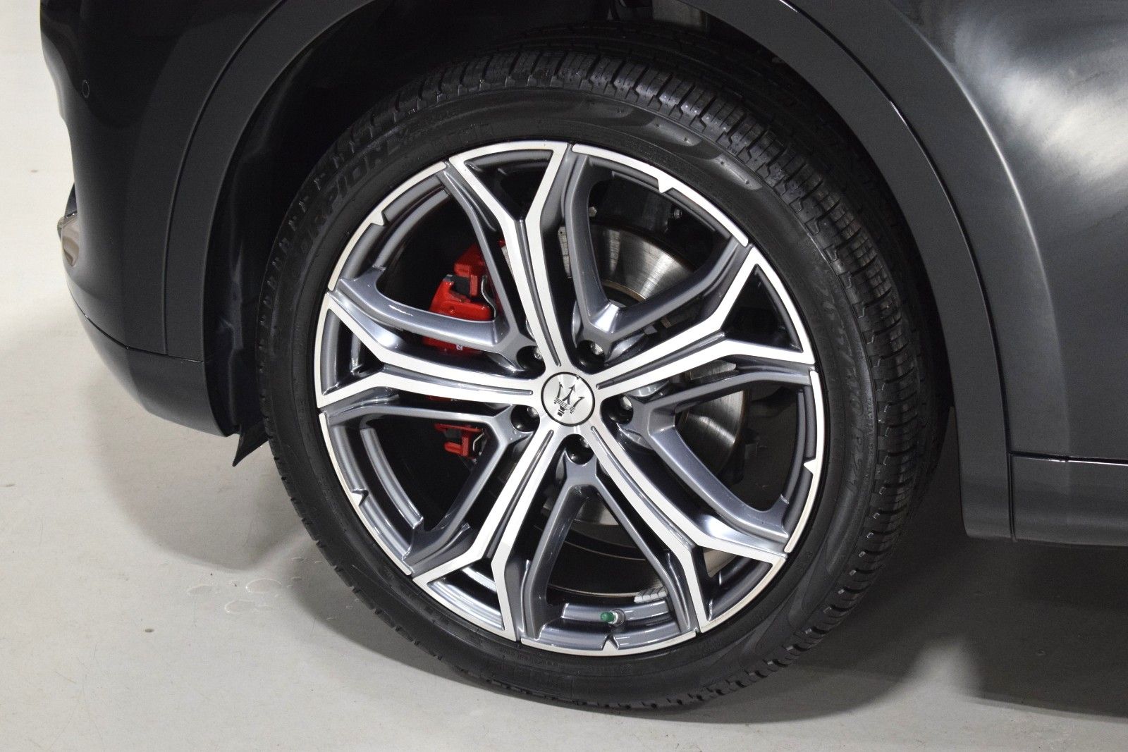 Thumbnail: 2023 Maserati Levante - 6