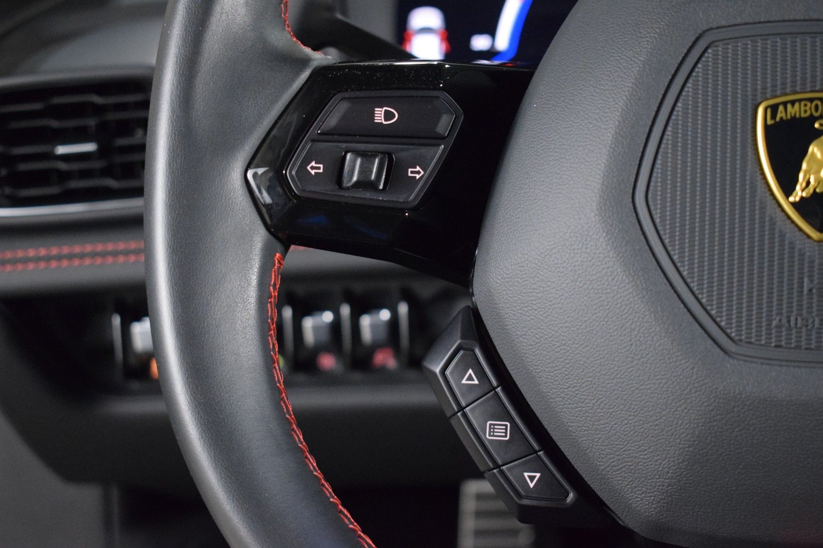 Thumbnail: 2023 Lamborghini Huracan - 26