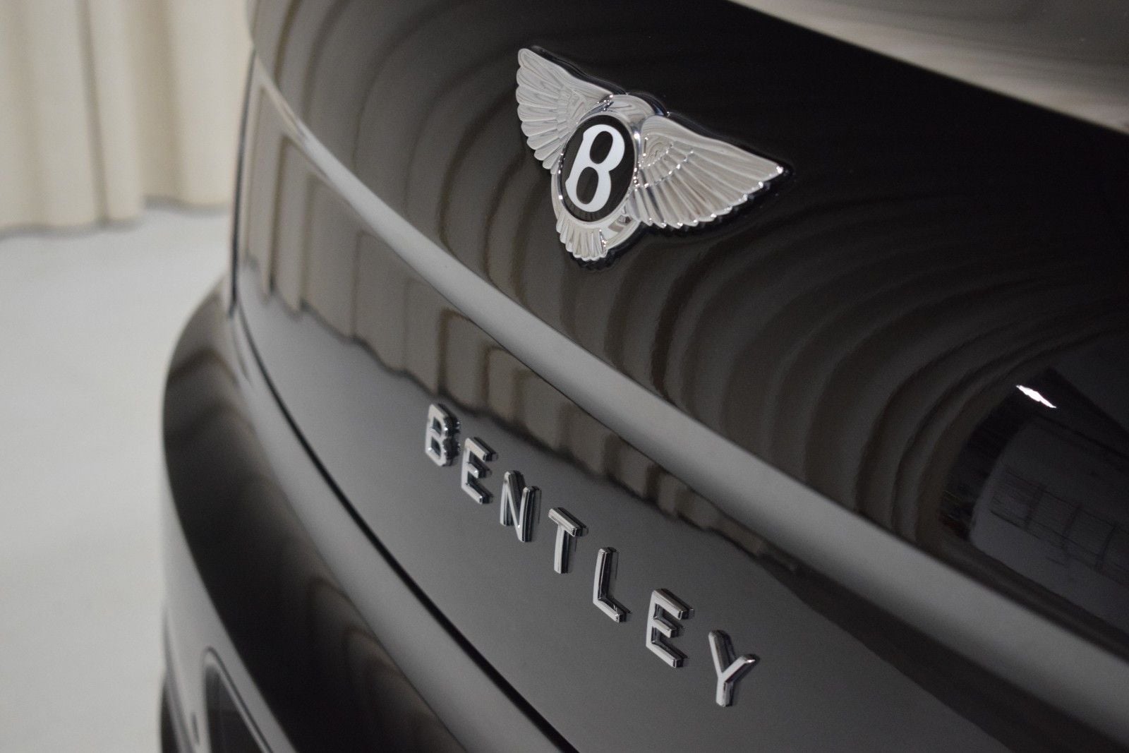 Thumbnail: 2023 Bentley Flying Spur - 15