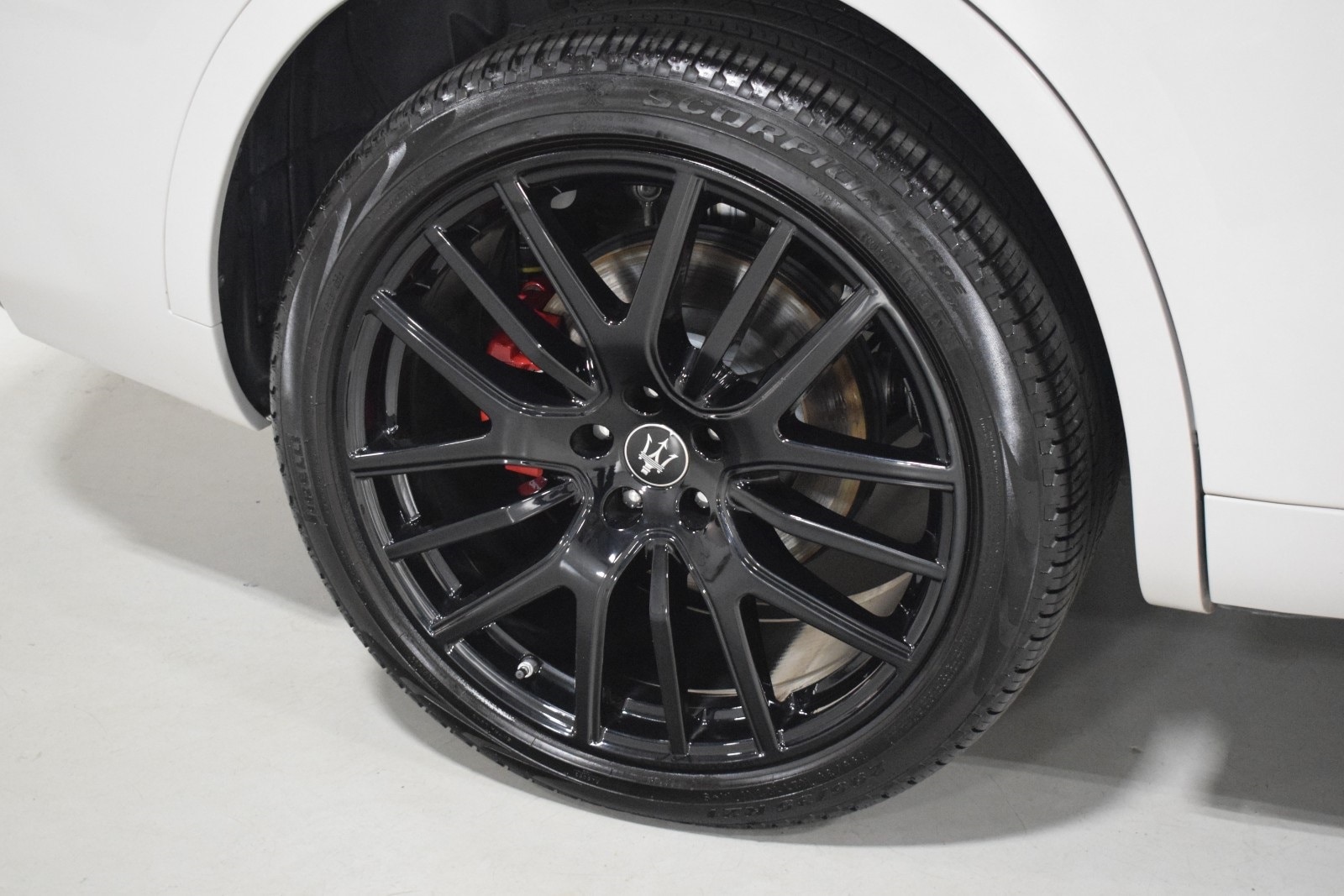 Thumbnail: 2022 Maserati Levante - 16