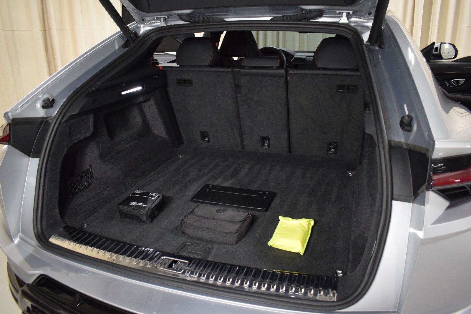 Thumbnail: 2024 Lamborghini Urus - 41