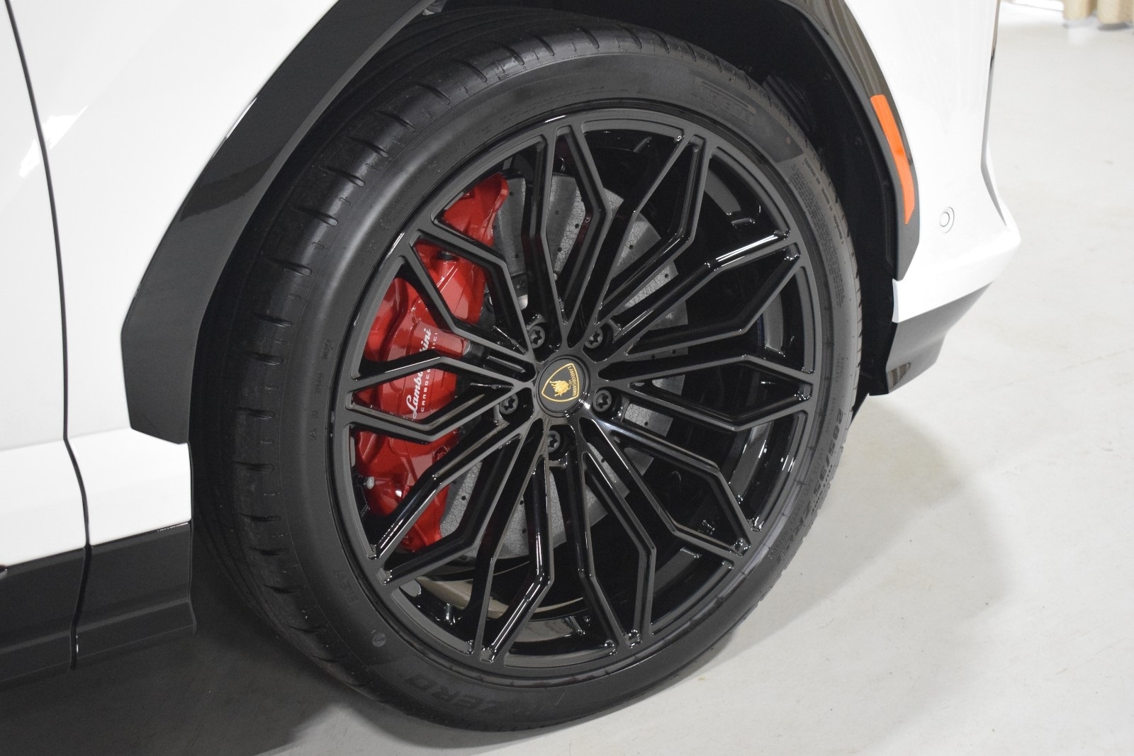 Thumbnail: 2025 Lamborghini Urus - 16