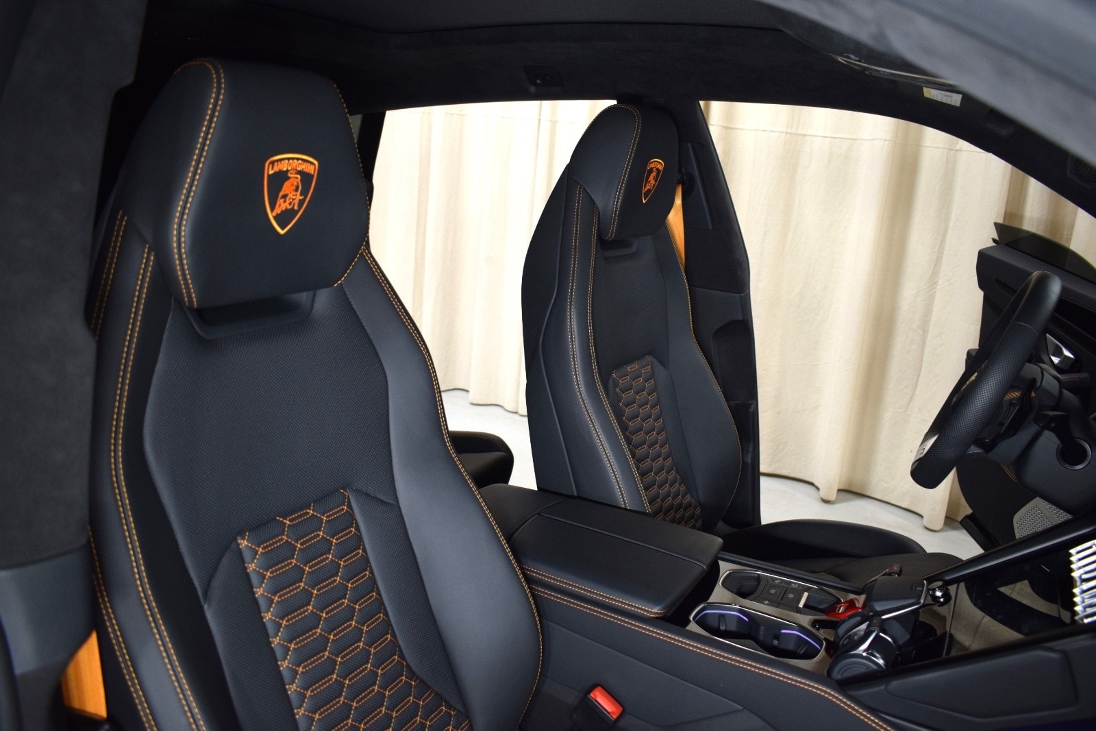 Thumbnail: 2023 Lamborghini Urus - 22