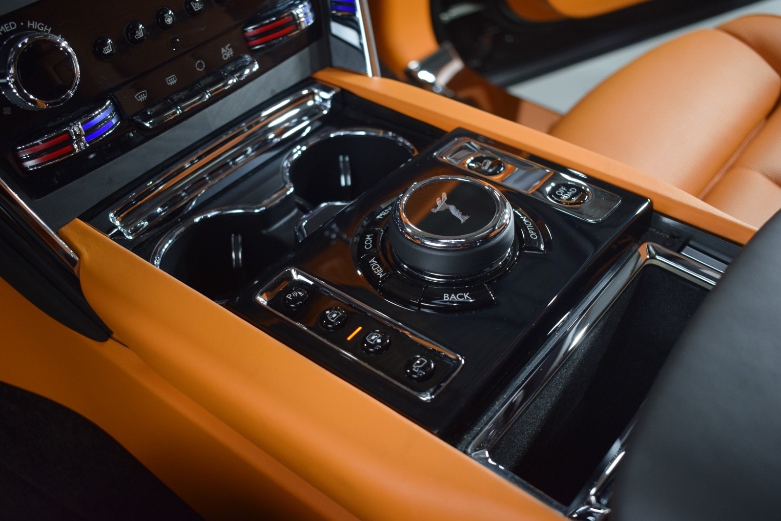 Thumbnail: 2022 Rolls-Royce Cullinan - 37