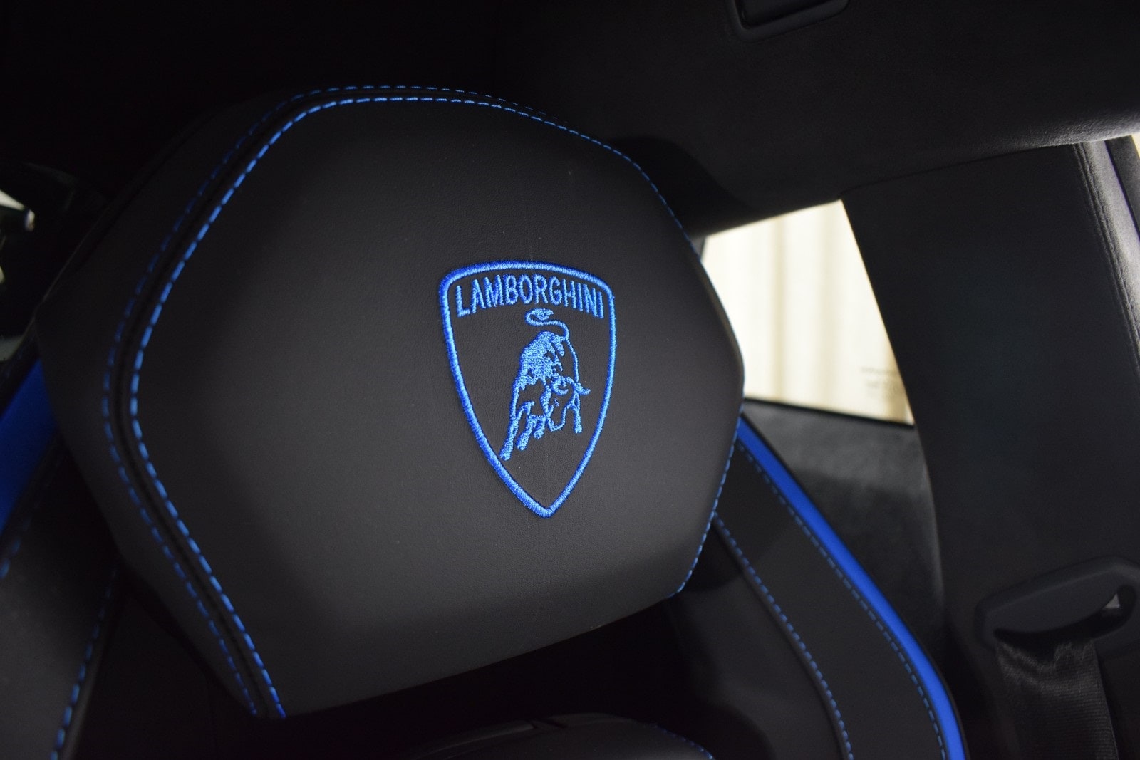 Thumbnail: 2019 Lamborghini Aventador - 35