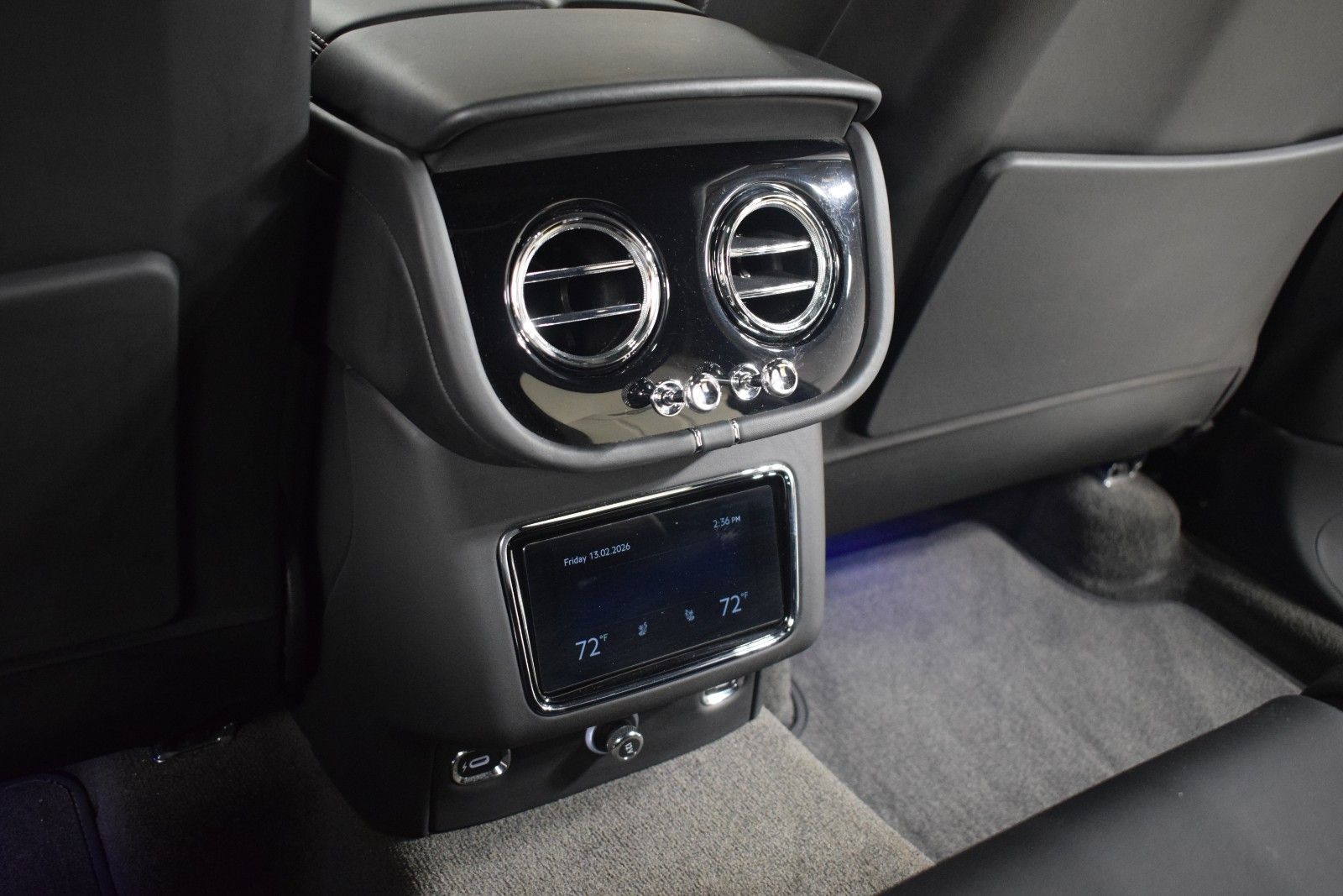 Thumbnail: 2024 Bentley Bentayga - 21