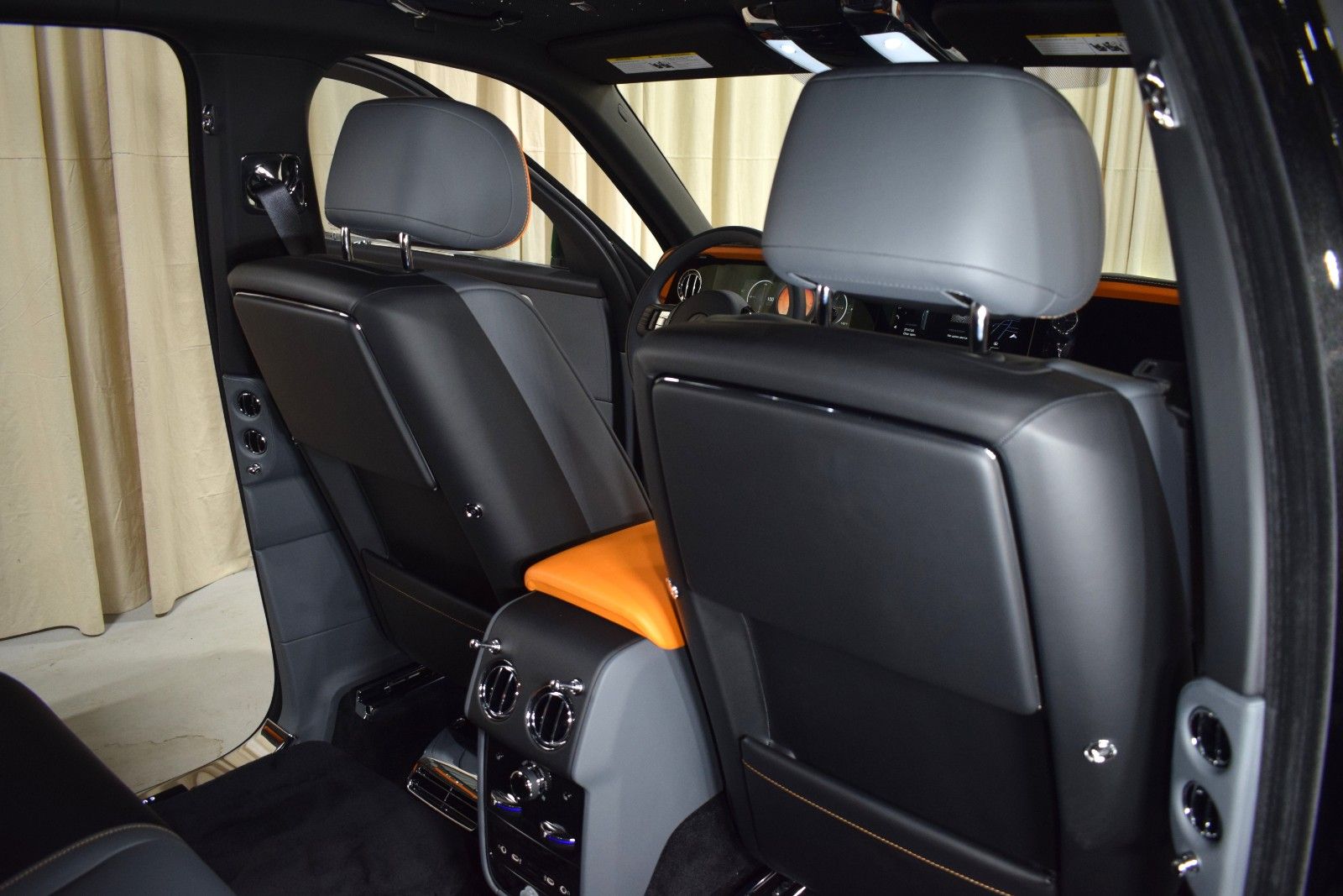 Thumbnail: 2026 Rolls-Royce Cullinan - 21