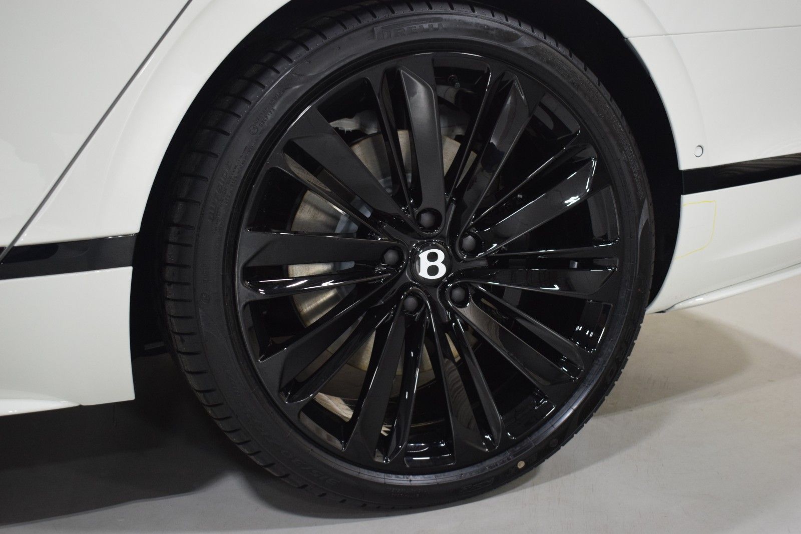 Thumbnail: 2025 Bentley Flying Spur - 13