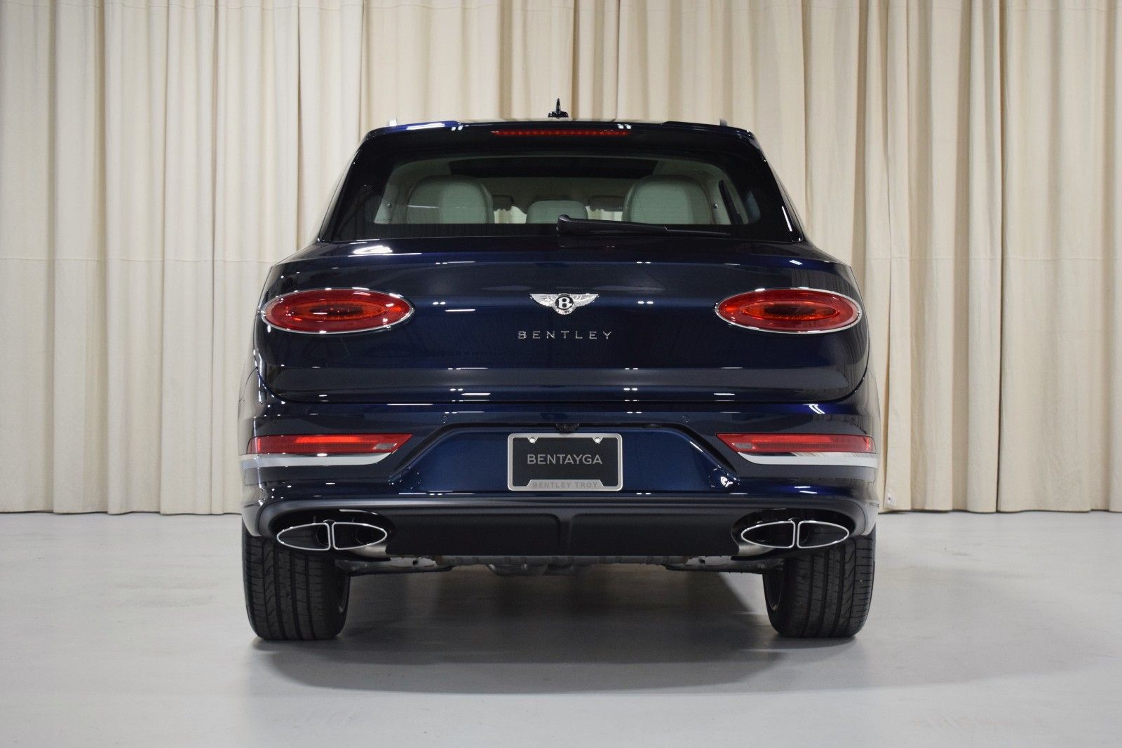 Thumbnail: 2025 Bentley Bentayga - 14