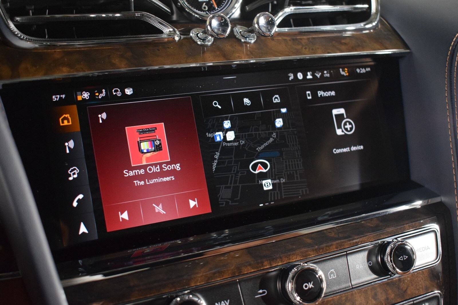 Thumbnail: 2025 Bentley Bentayga - 35