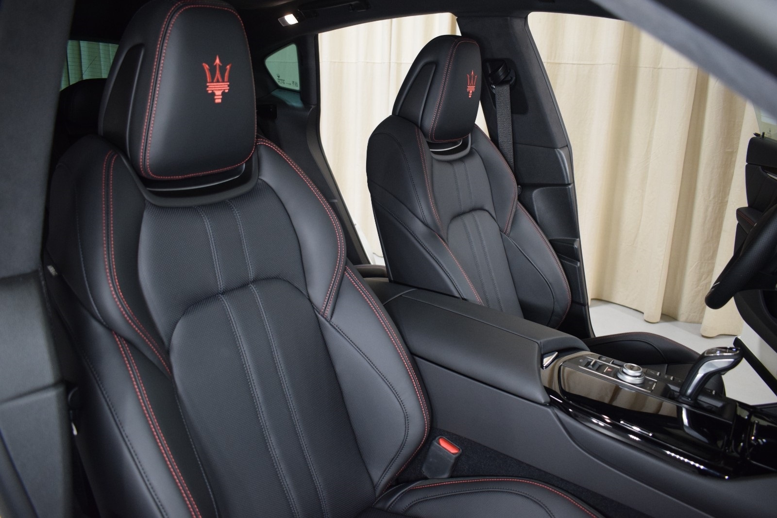 Thumbnail: 2024 Maserati Levante - 24