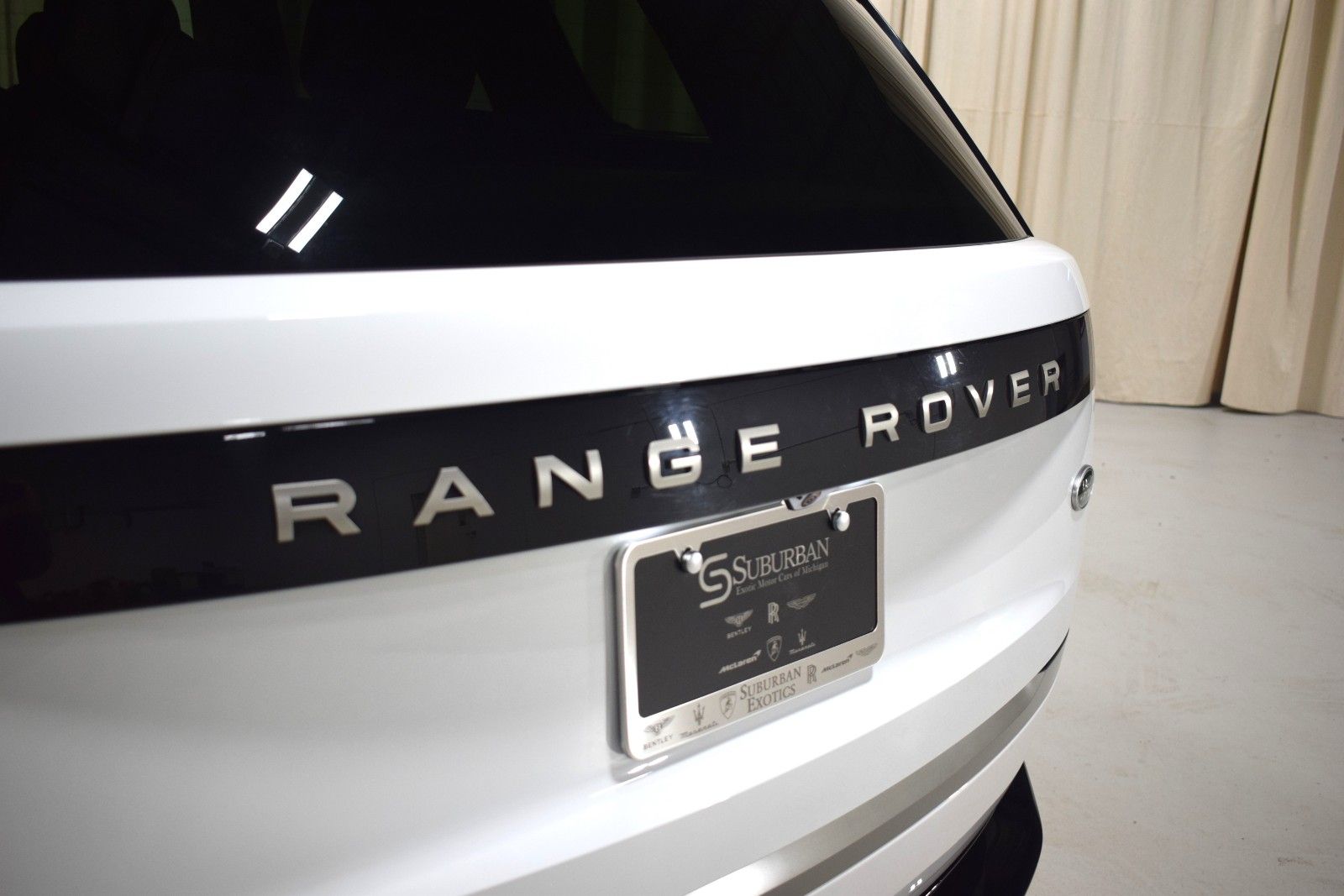 Thumbnail: 2023 Land Rover Range Rover - 11