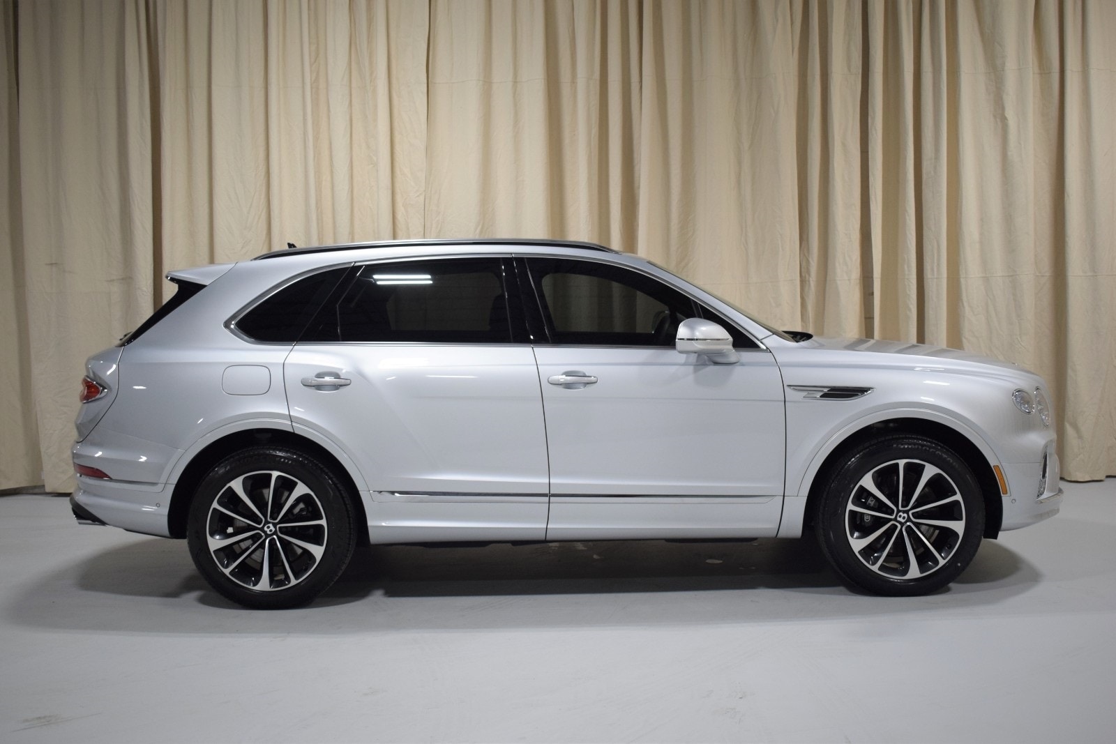 2021 Bentley Bentayga  5