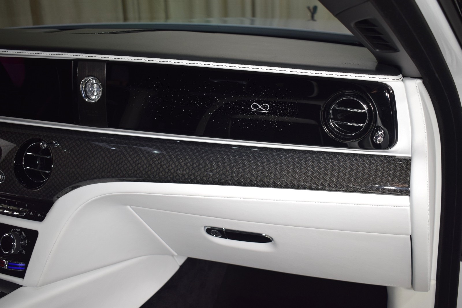 Thumbnail: 2022 Rolls-Royce Ghost - 25