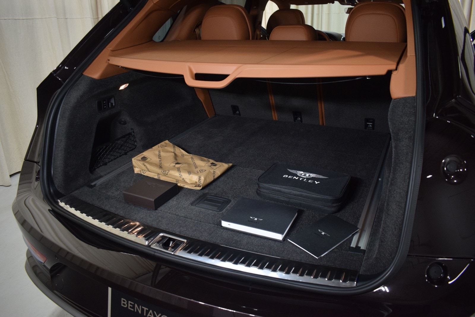 Thumbnail: 2025 Bentley Bentayga - 42