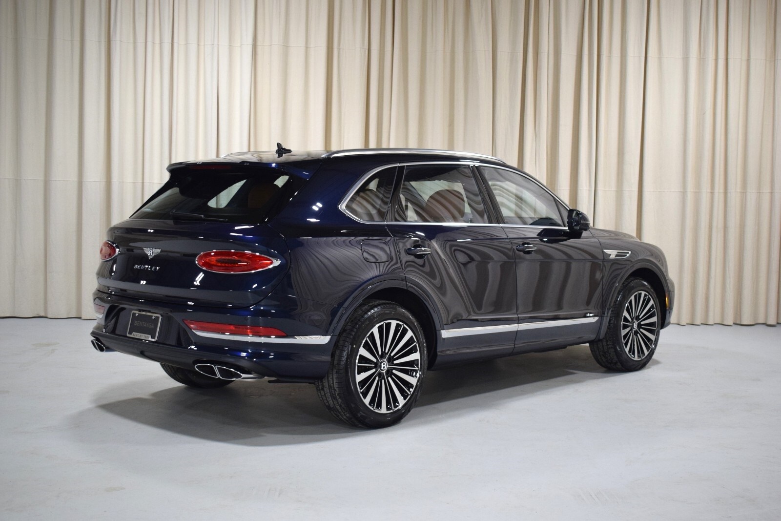 Thumbnail: 2025 Bentley Bentayga - 3