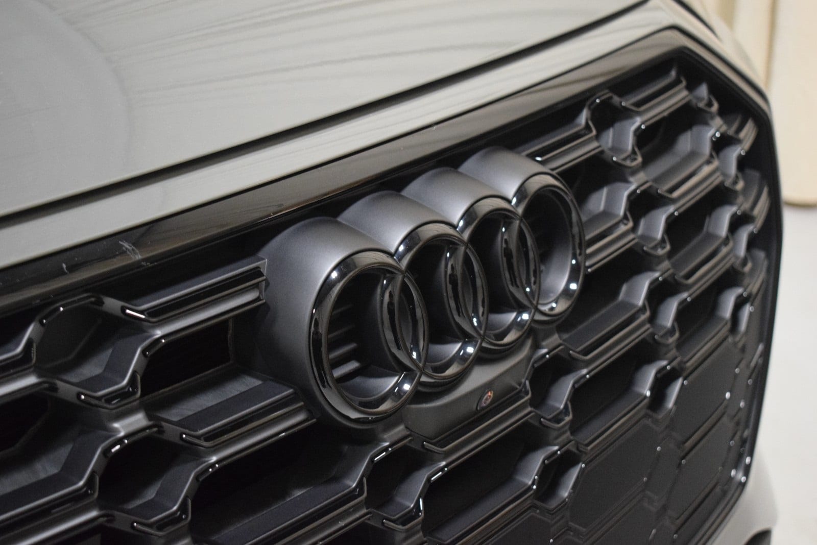 Thumbnail: 2022 Audi SQ5 - 3