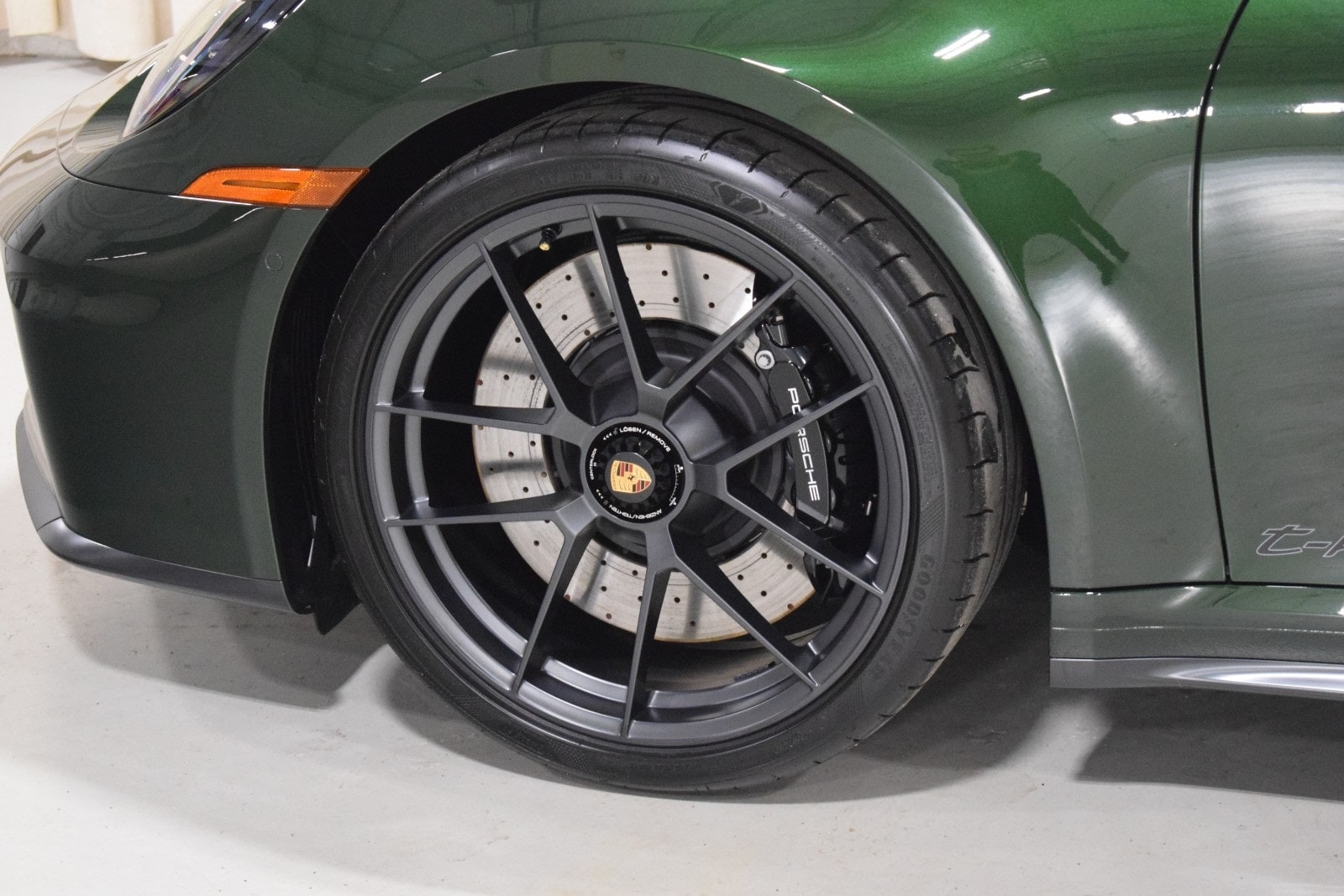 Thumbnail: 2026 Porsche 911 - 6