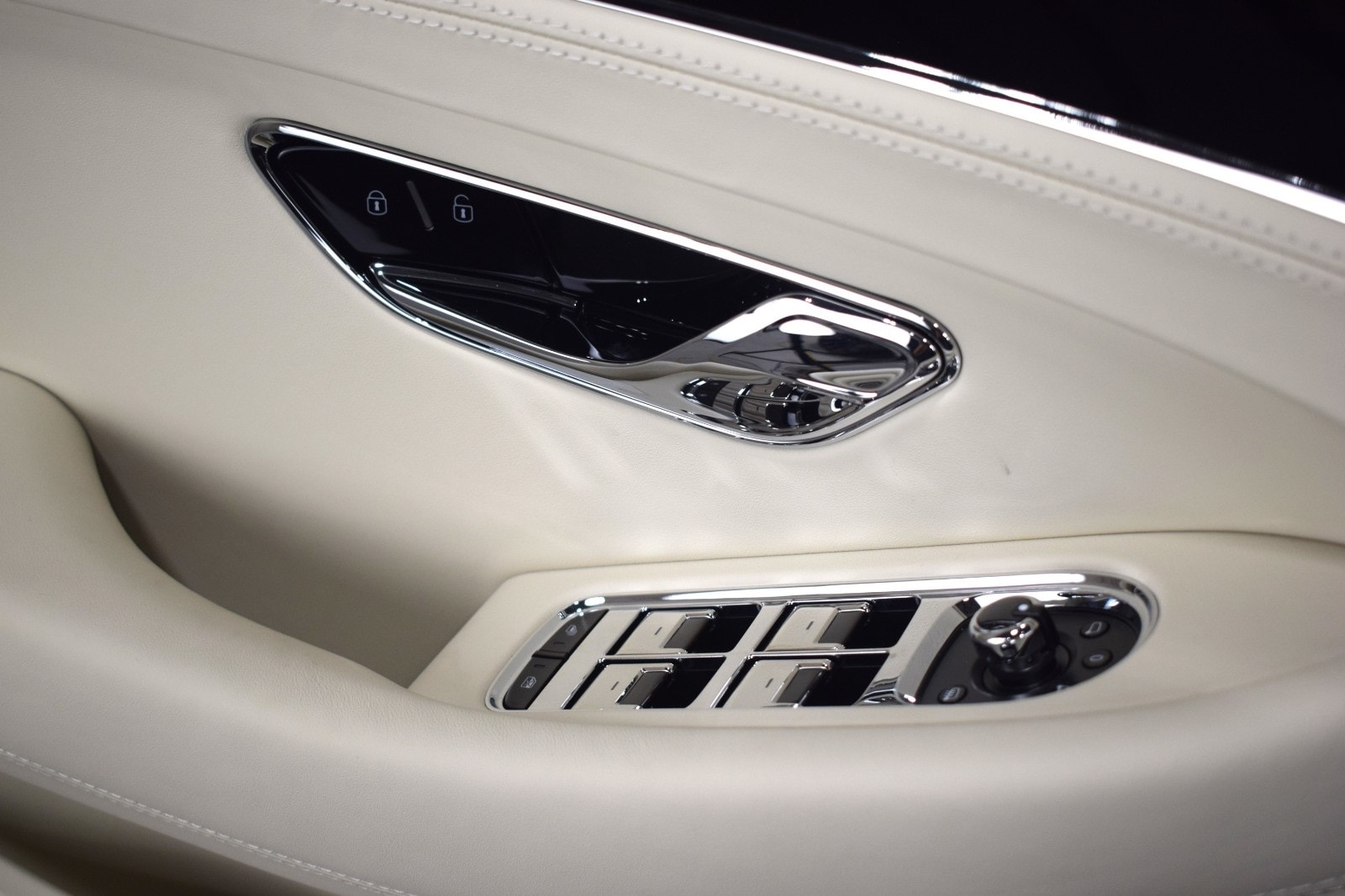 Thumbnail: 2025 Bentley Continental - 38