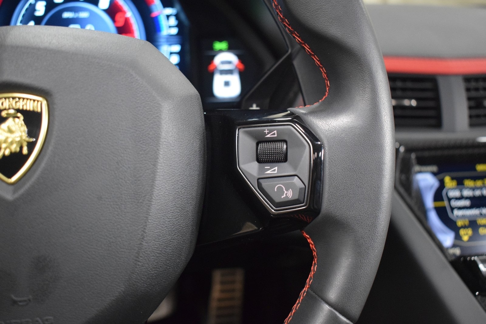 Thumbnail: 2019 Lamborghini Aventador - 28