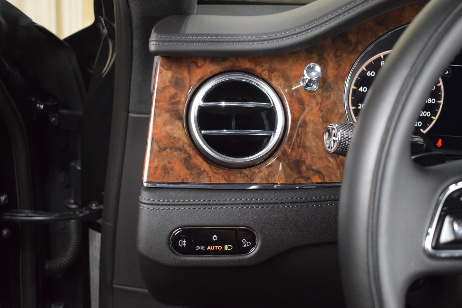 Thumbnail: 2023 Bentley Flying Spur - 27