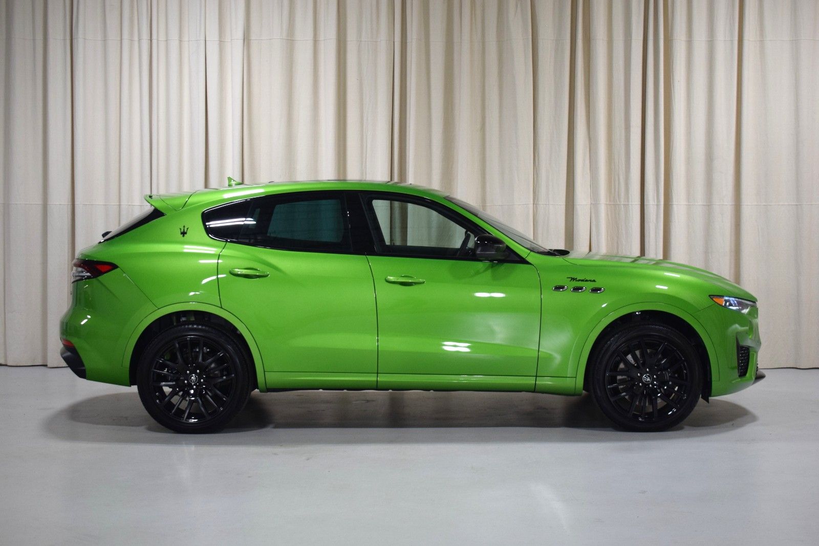 Thumbnail: 2023 Maserati Levante - 16