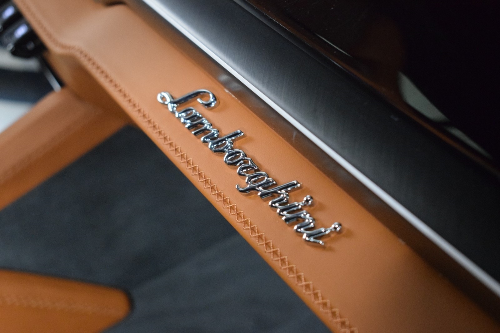 Thumbnail: 2025 Lamborghini Urus - 25