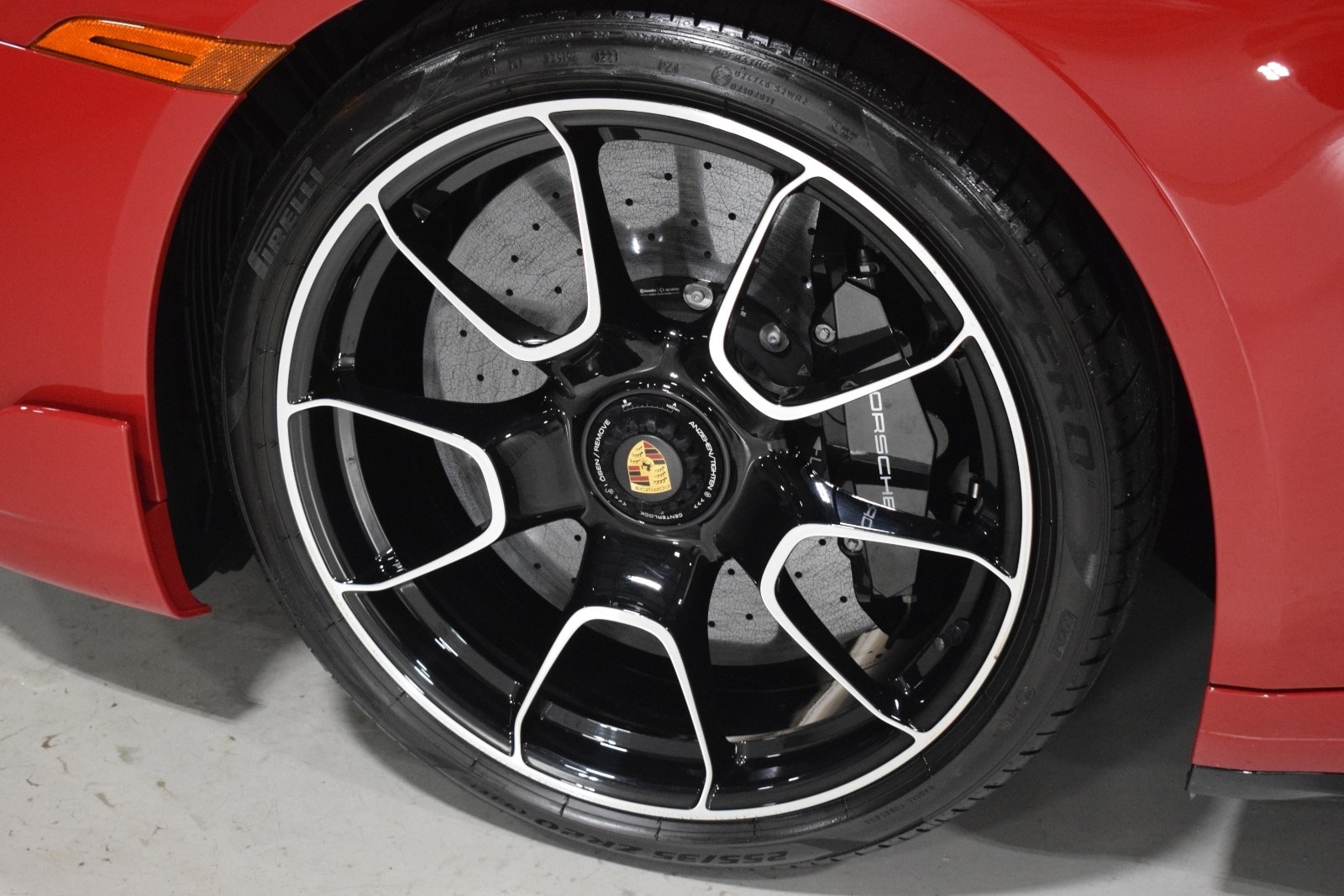 Thumbnail: 2022 Porsche 911 - 4