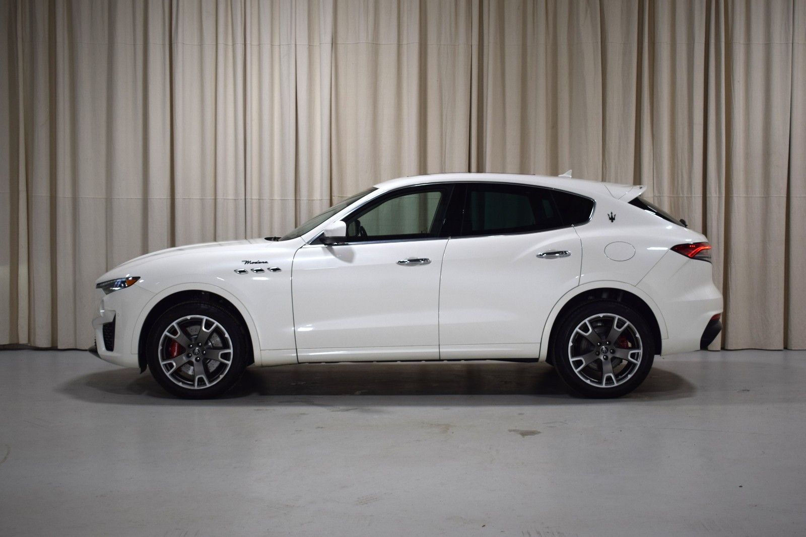 Thumbnail: 2022 Maserati Levante - 5