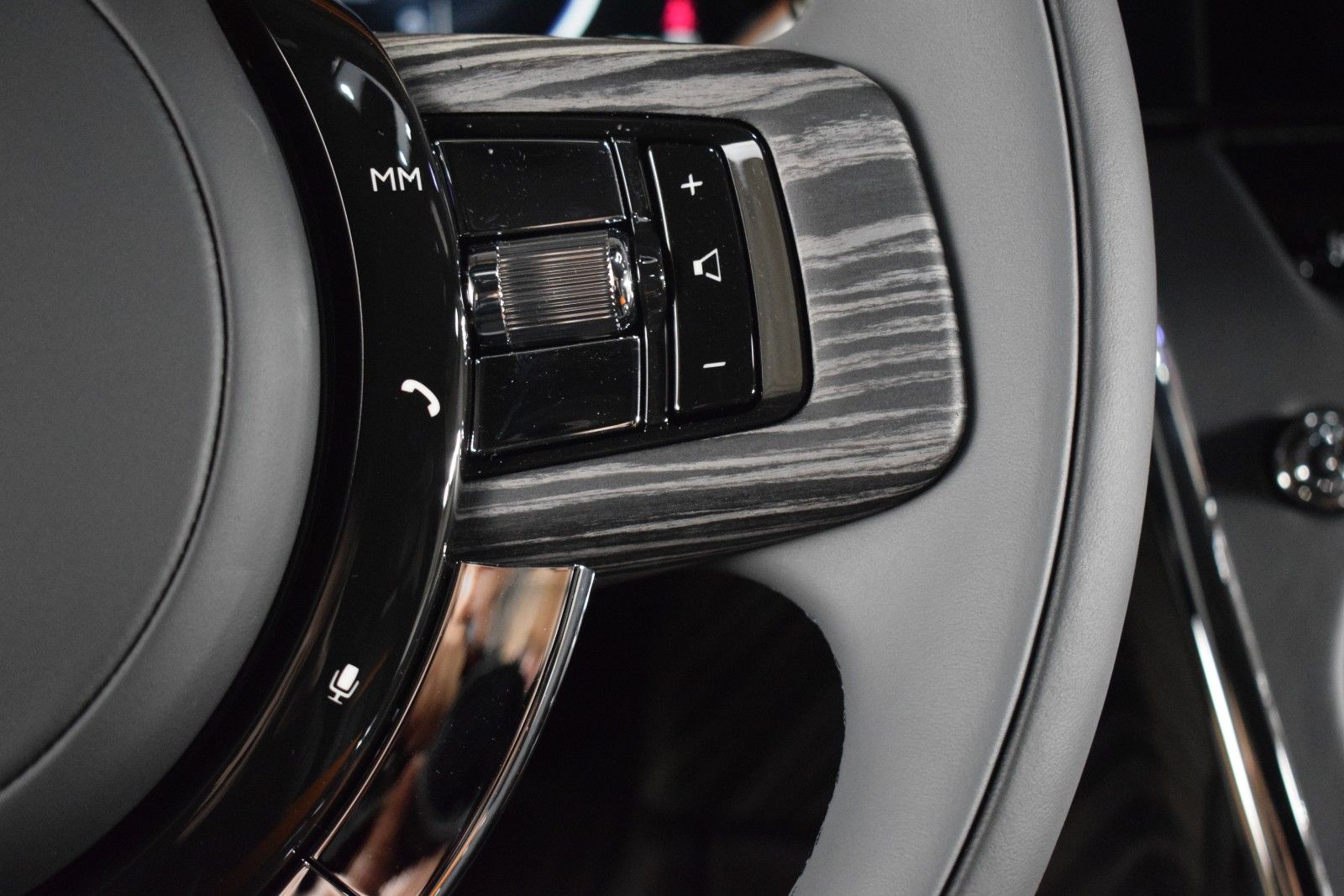 Thumbnail: 2026 Rolls-Royce Cullinan - 31