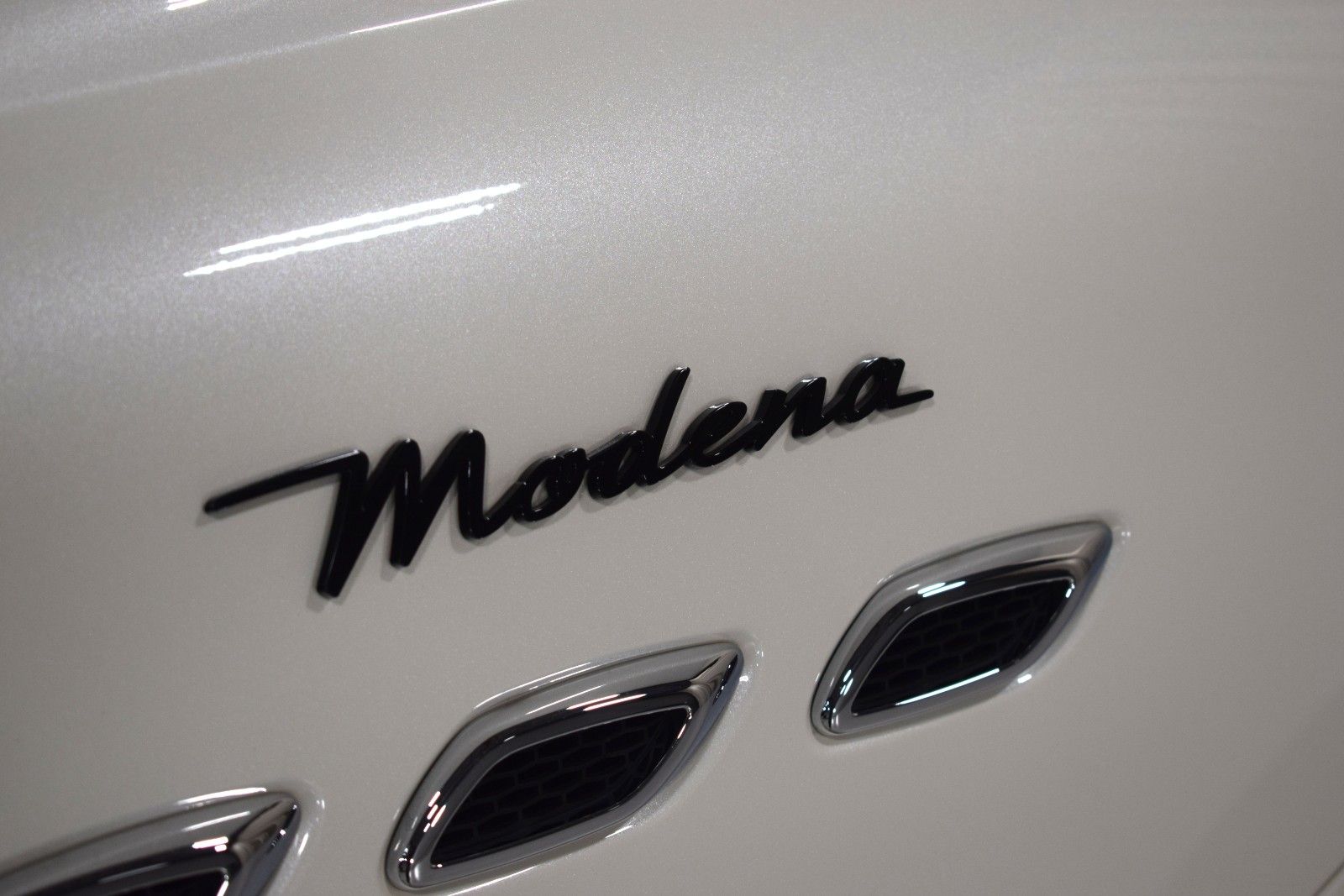 Thumbnail: 2022 Maserati Levante - 13