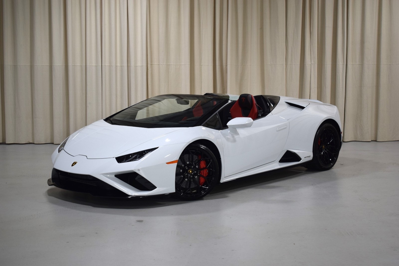 Thumbnail: 2023 Lamborghini Huracan - 2