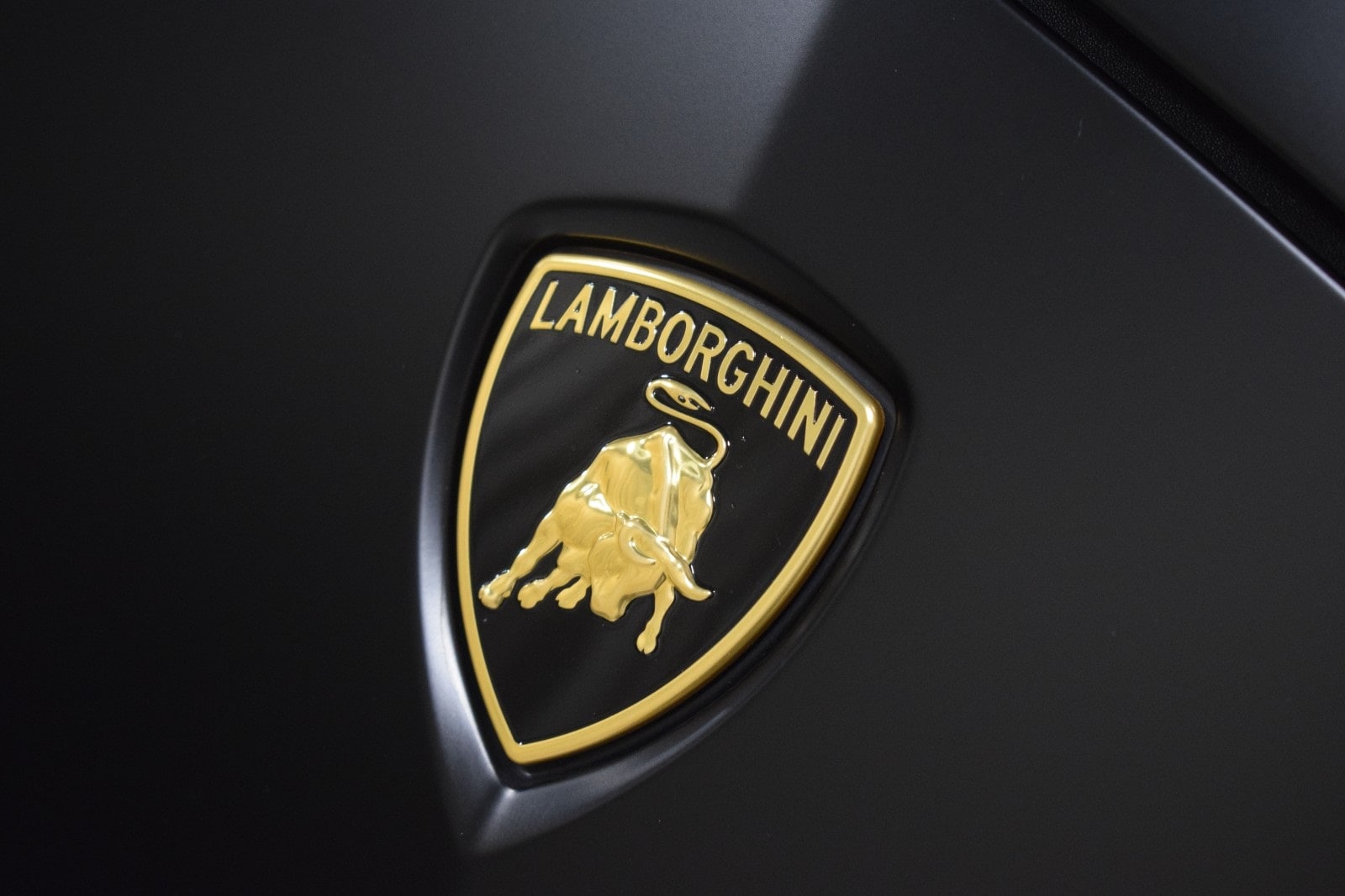 Thumbnail: 2022 Lamborghini Urus - 3