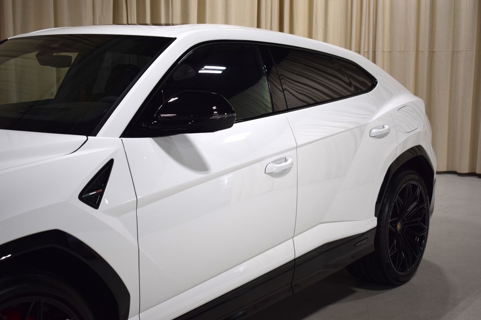 Thumbnail: 2025 Lamborghini Urus - 2