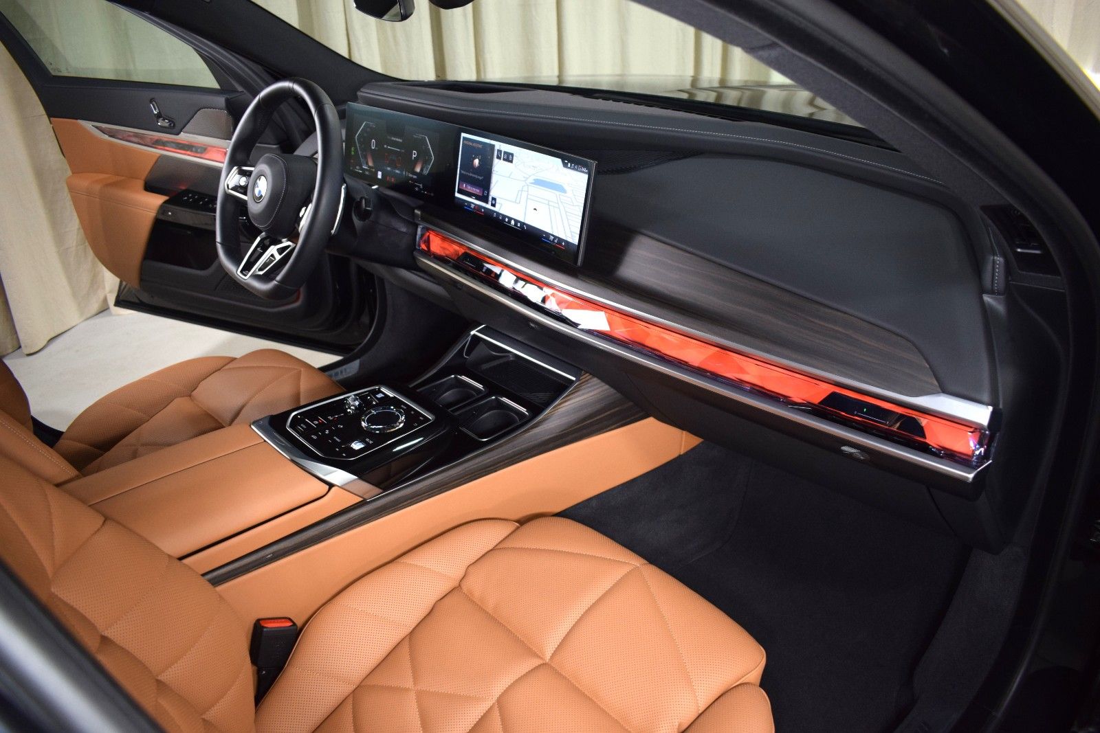 Thumbnail: 2025 BMW 7 Series - 25