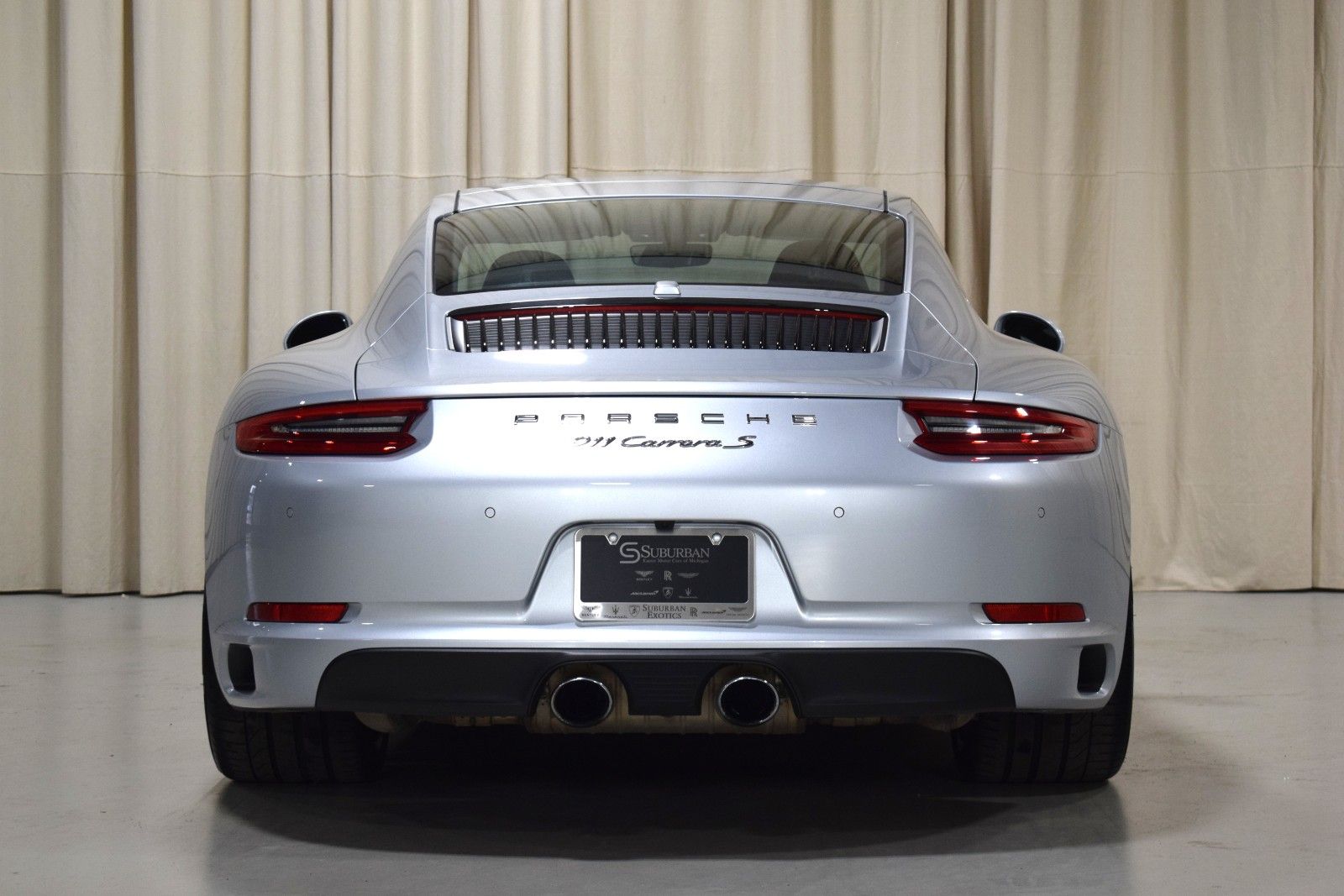 Thumbnail: 2017 Porsche 911 - 14