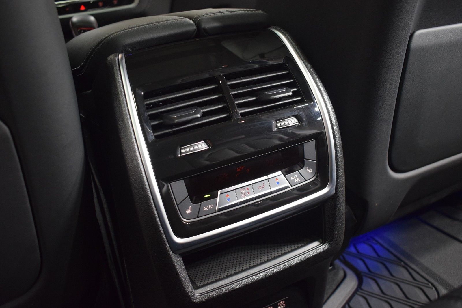 Thumbnail: 2025 BMW X5 - 22