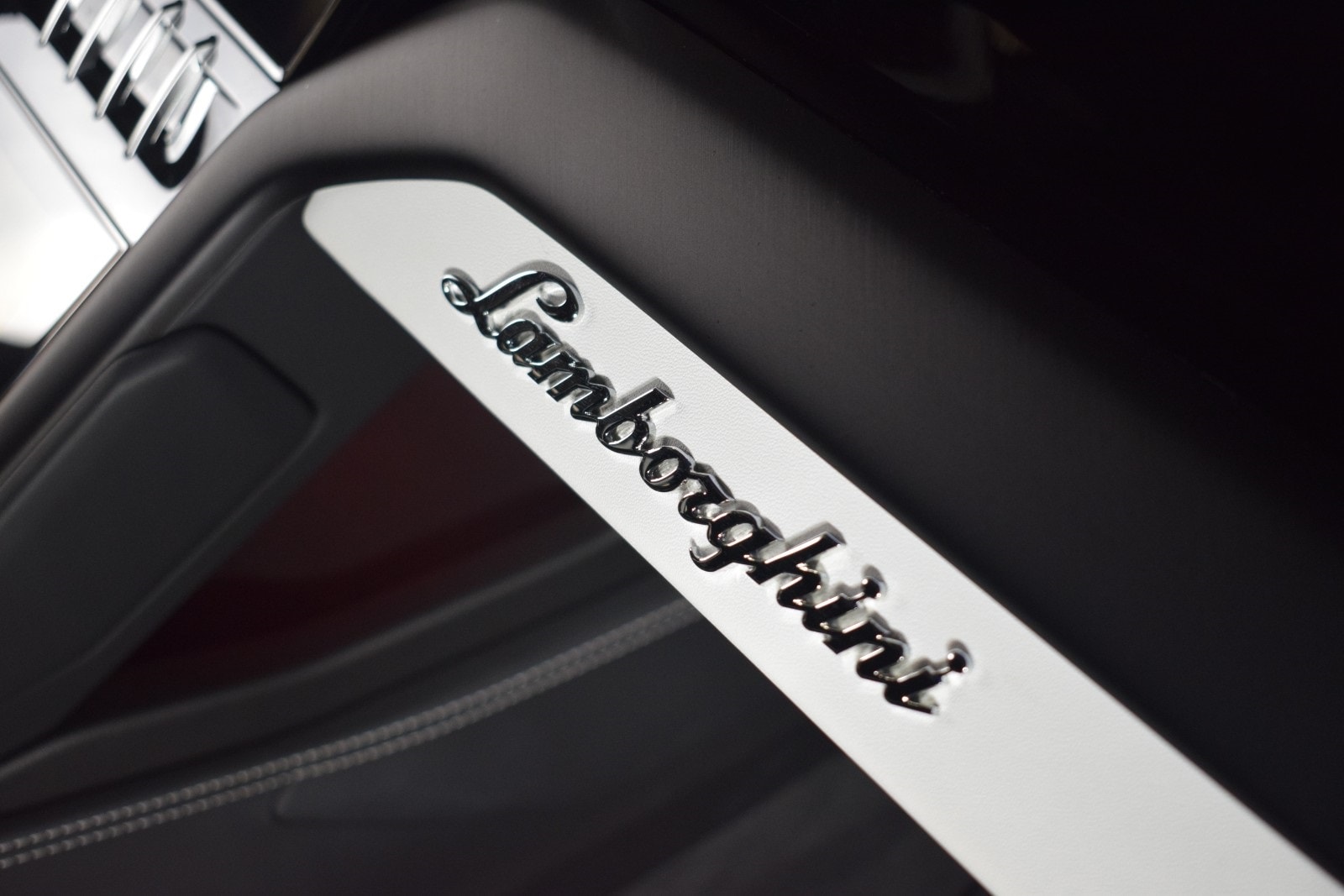 Thumbnail: 2024 Lamborghini Urus - 24