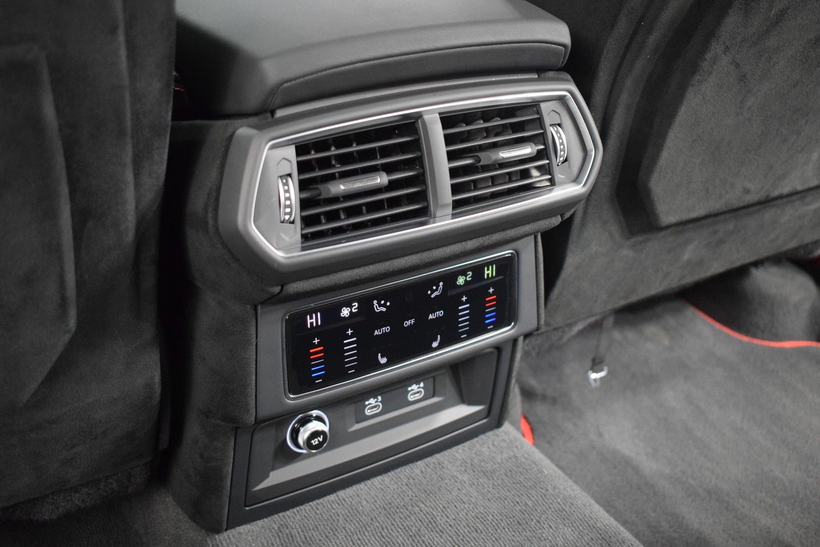 Thumbnail: 2024 Lamborghini Urus - 20