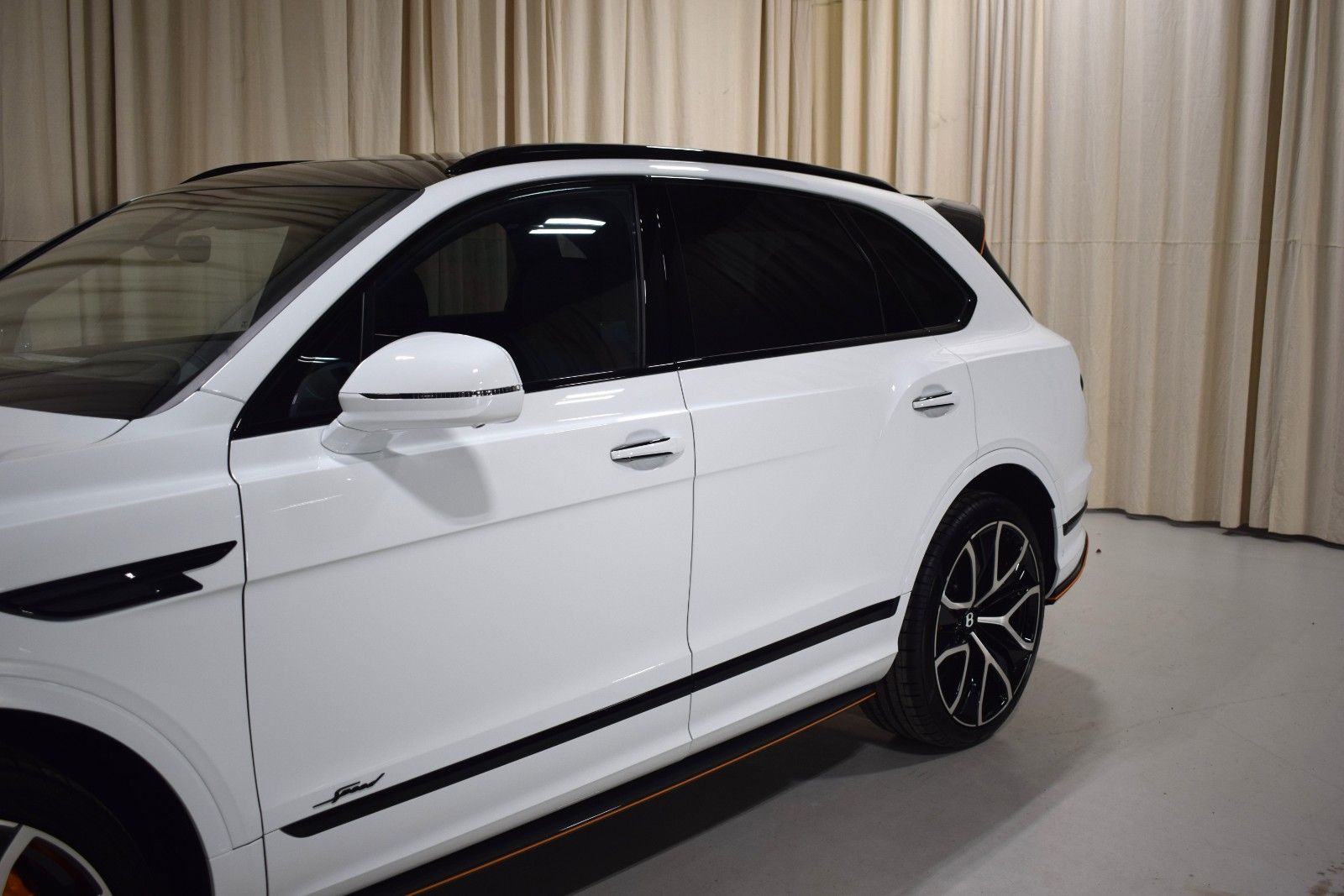 Thumbnail: 2026 Bentley Bentayga - 8