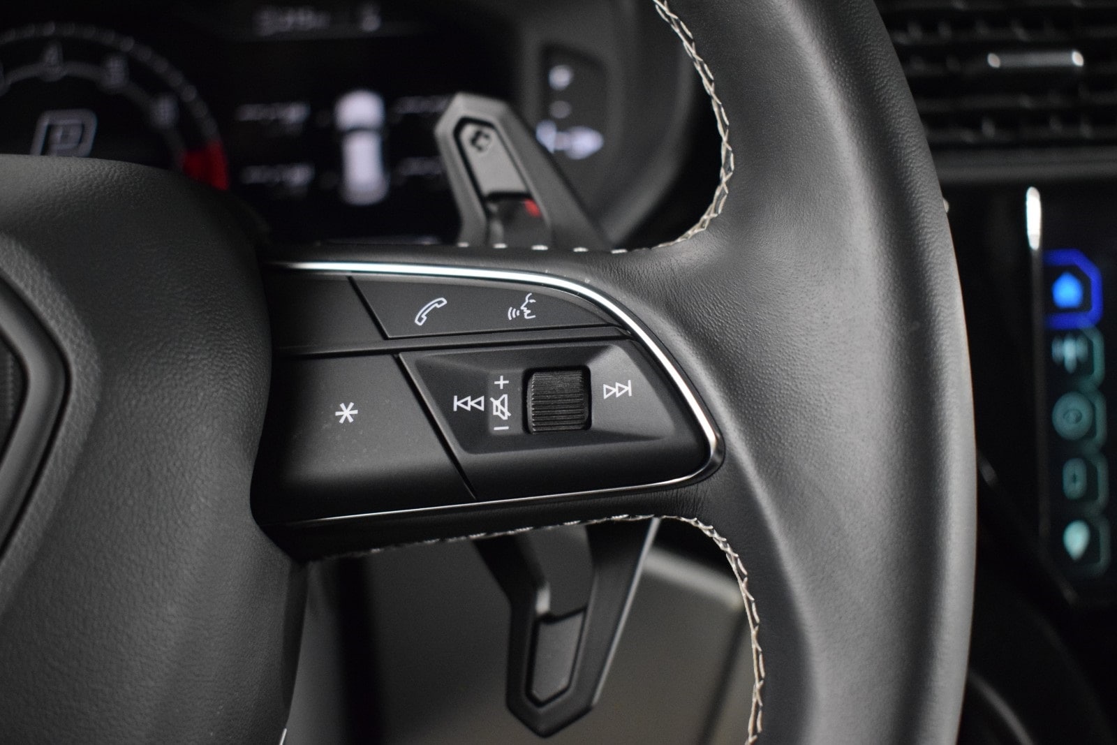 Thumbnail: 2024 Lamborghini Urus - 27