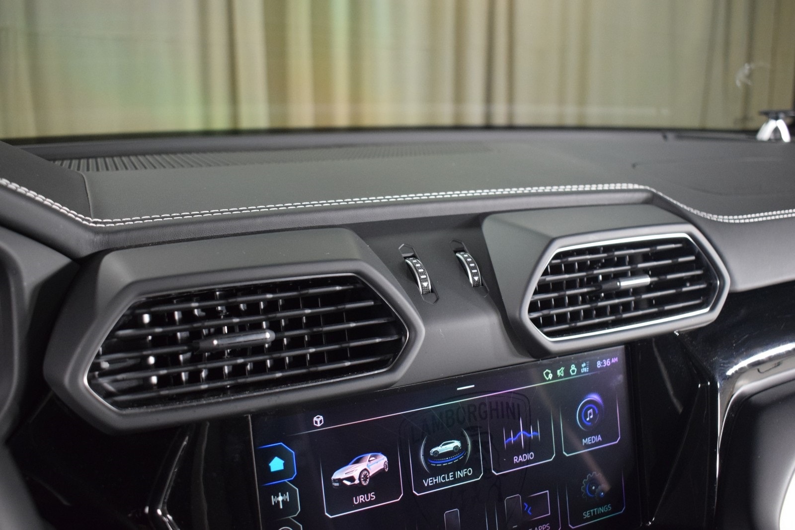 Thumbnail: 2024 Lamborghini Urus - 30