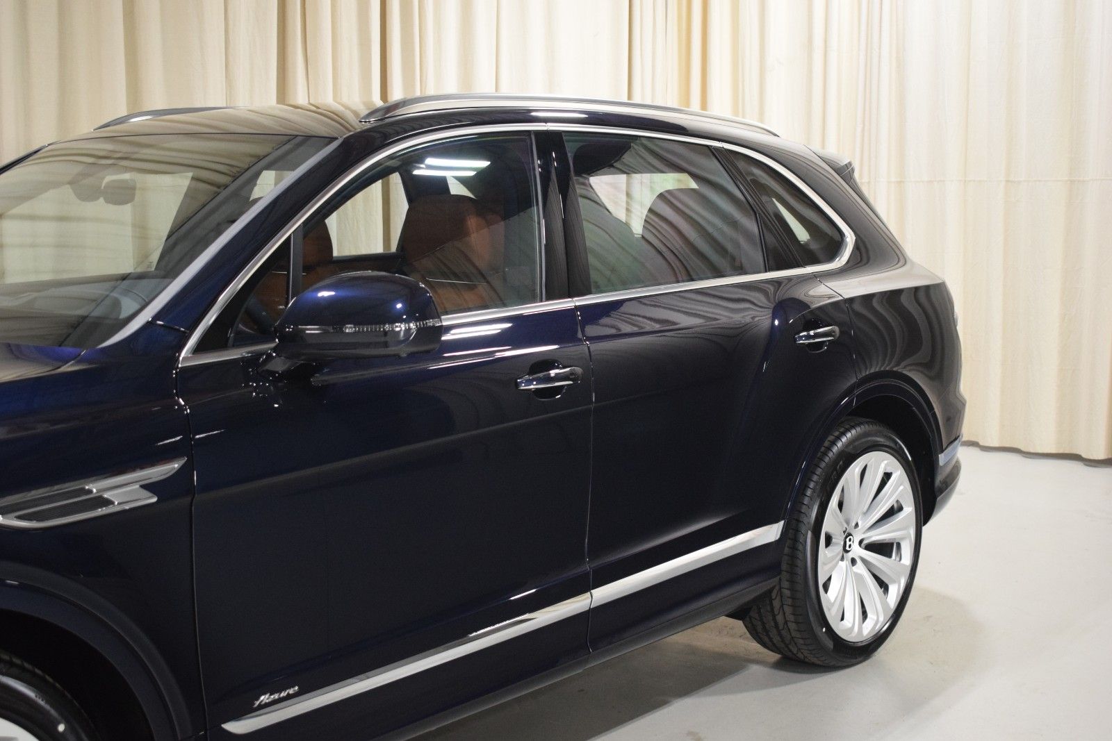 Thumbnail: 2026 Bentley Bentayga - 8