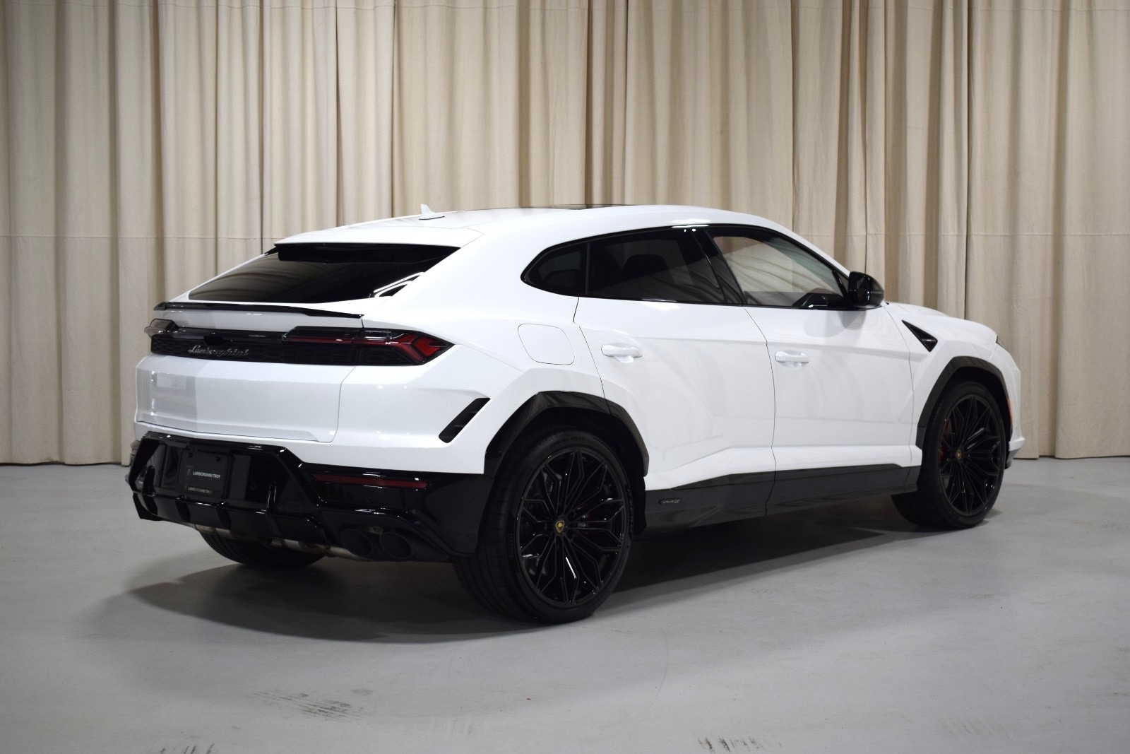 Thumbnail: 2025 Lamborghini Urus - 9