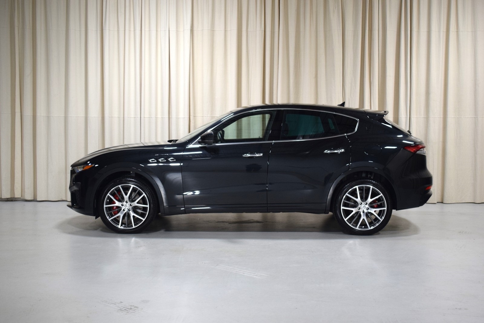 Thumbnail: 2022 Maserati Levante - 4