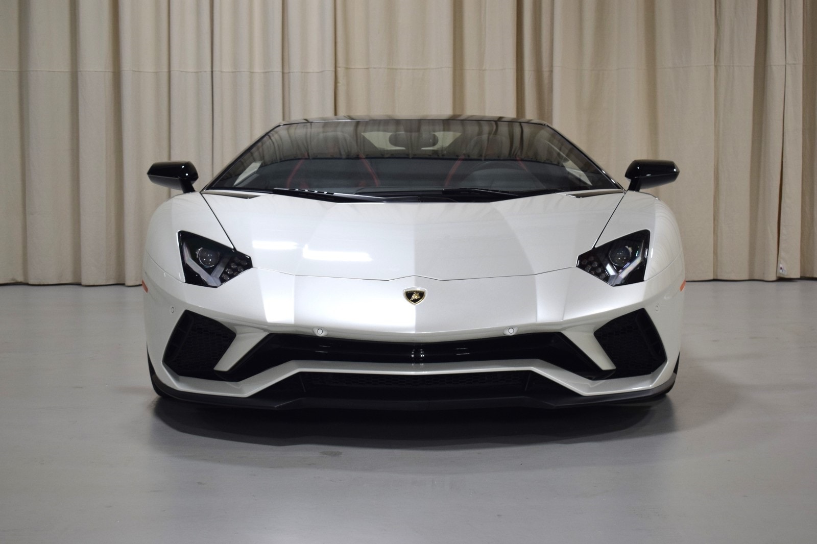 Thumbnail: 2019 Lamborghini Aventador - 10