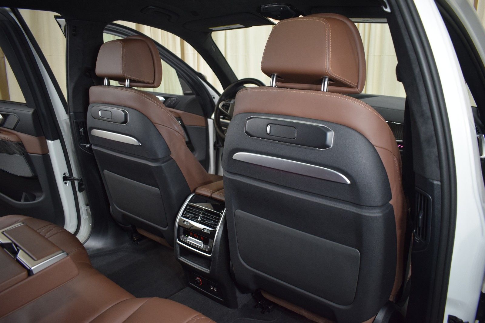 Thumbnail: 2026 BMW X7 - 21